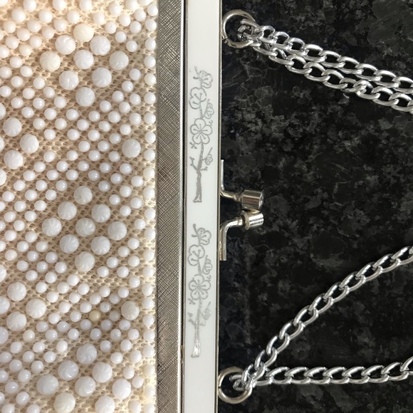 Clutch - Picture 6 of 7